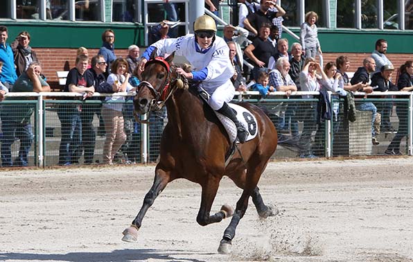 Garry und Ronja Walter - © traberfoto-sx