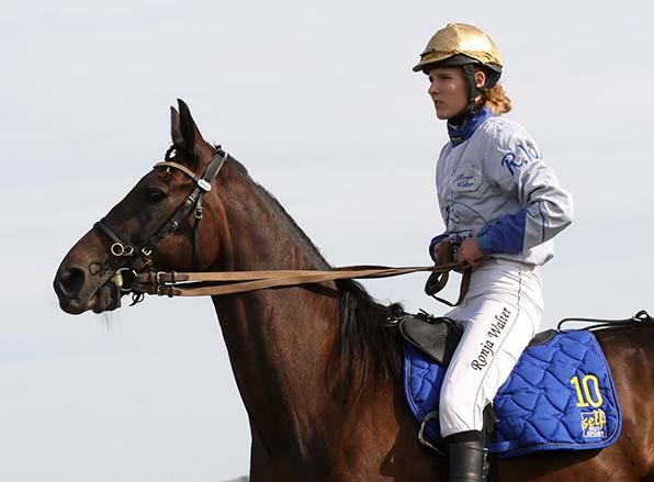 Bald sechsstellig unterwegs? Garry (Ronja Walter) - © traberfoto-sx